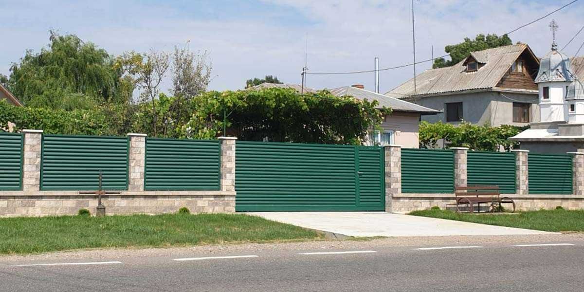 Constructii garduri din sipca metalica, panou tip jaluzele, BCA, plasa