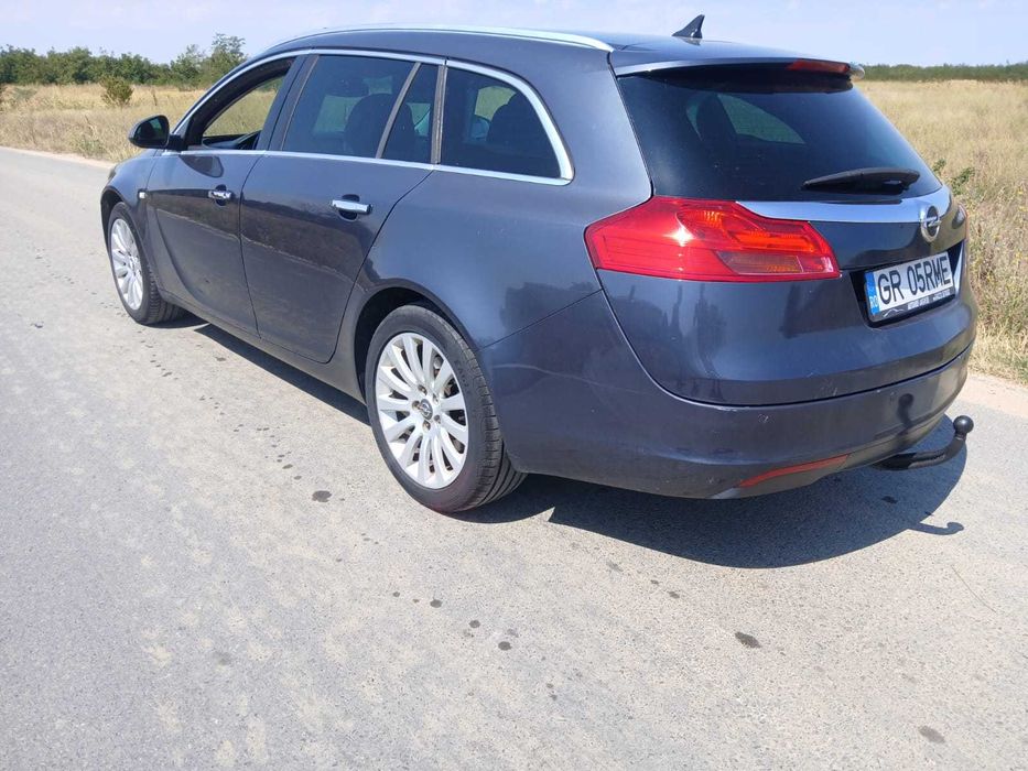 Vând Opel Insignia