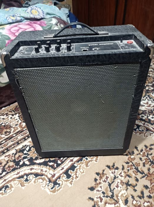 Винтажный комбоусилитель для электрогитары
