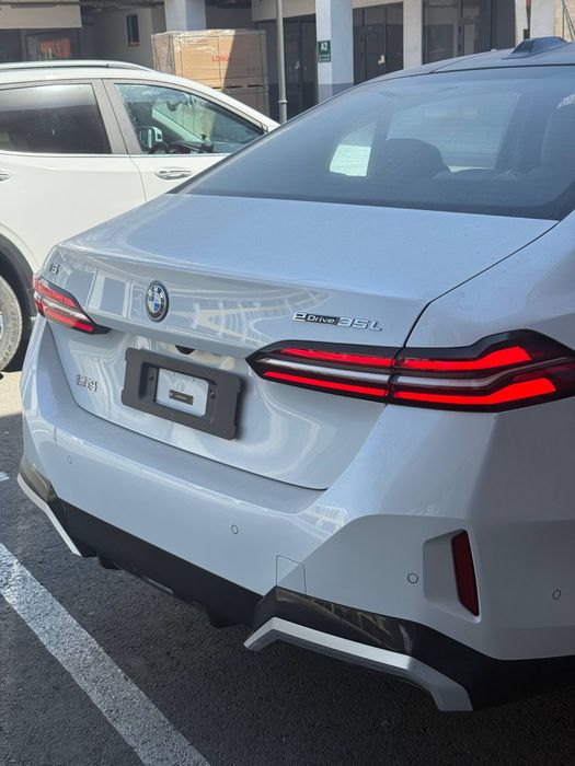 Bmw I 5 35 L nalichie