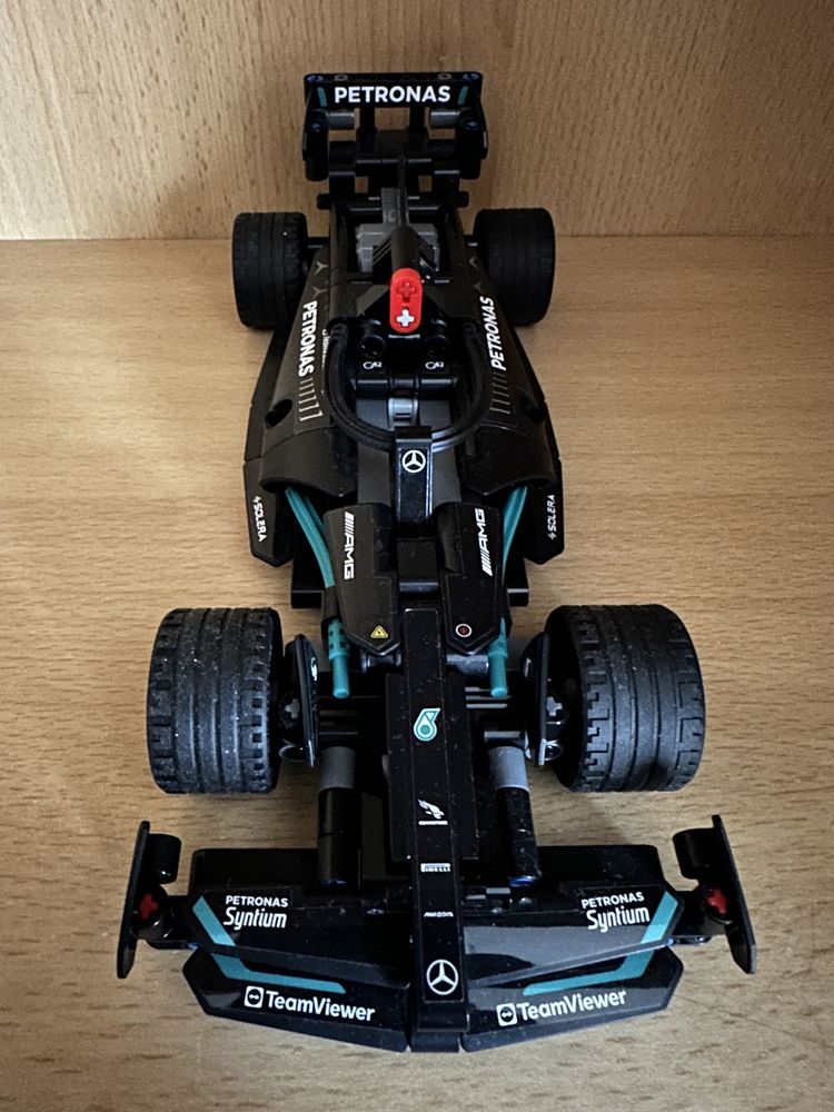 F1 Mercedes Petronas Булид Lego Constructor