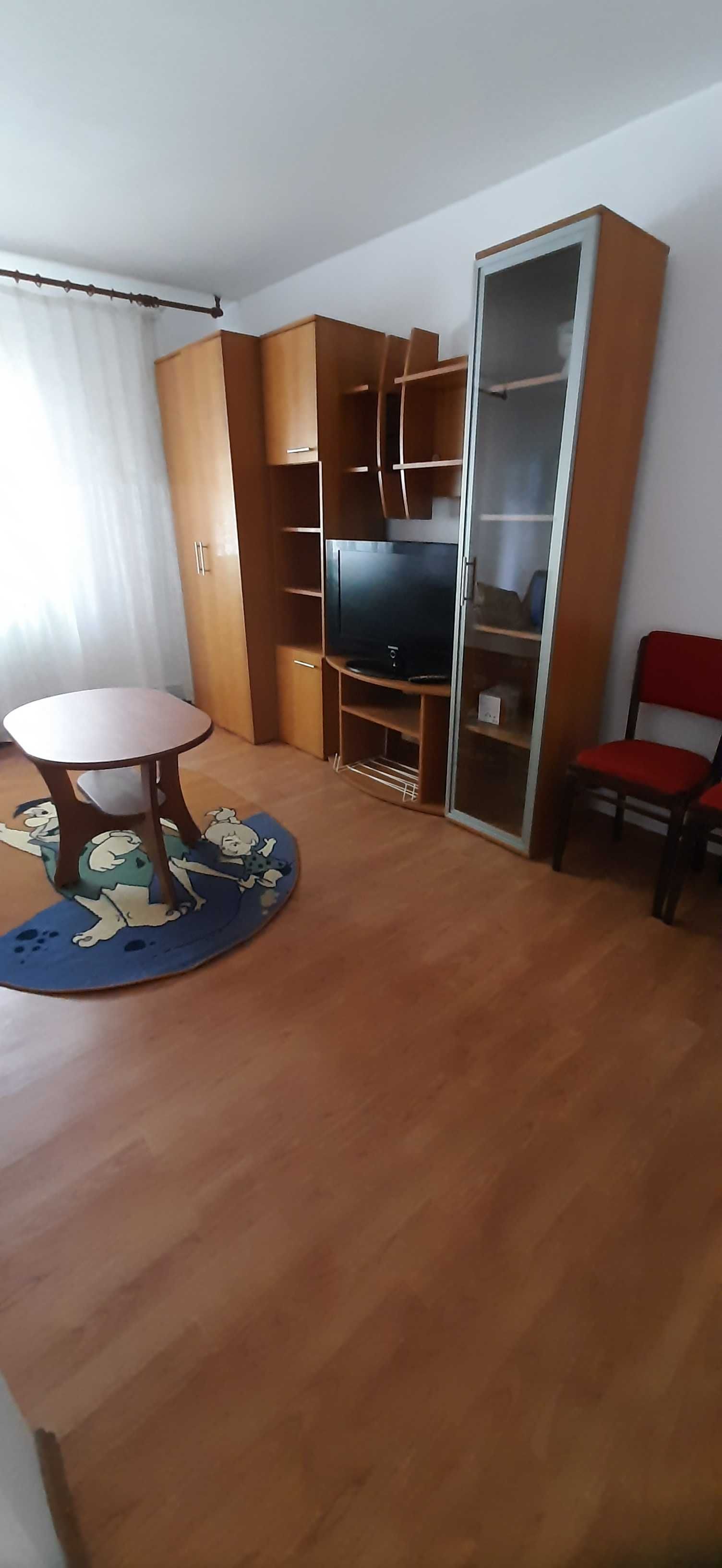 apartament 2 camere  cu centrala zona 1 Mai