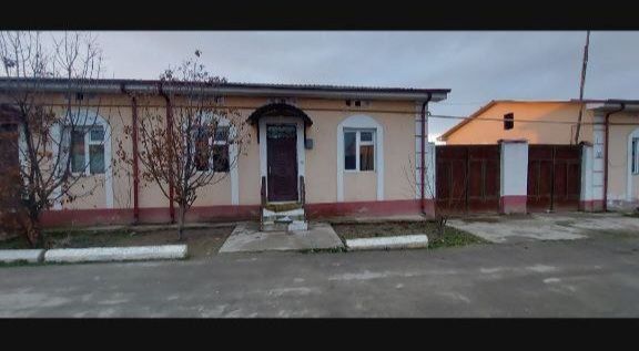 ЧИНОЗДА ТОШКЕНТ вилояти Чиноз туман Тонг Юлдуз МФЙ  ховли сотилади