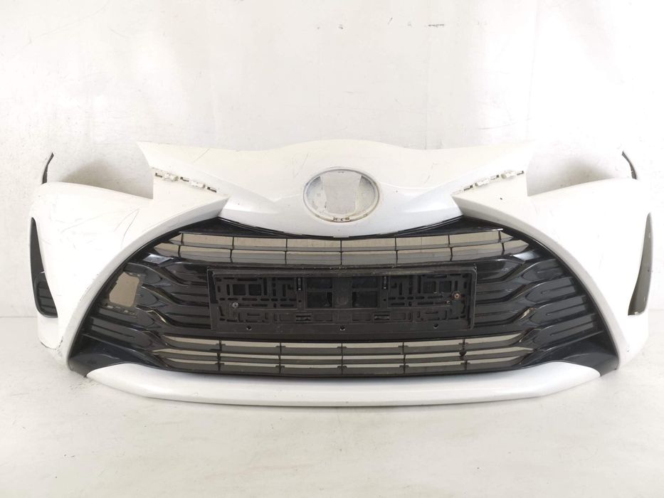 Предна броня Тойота Ярис 3 [2-ро обновление] Оригинална и в добро съст