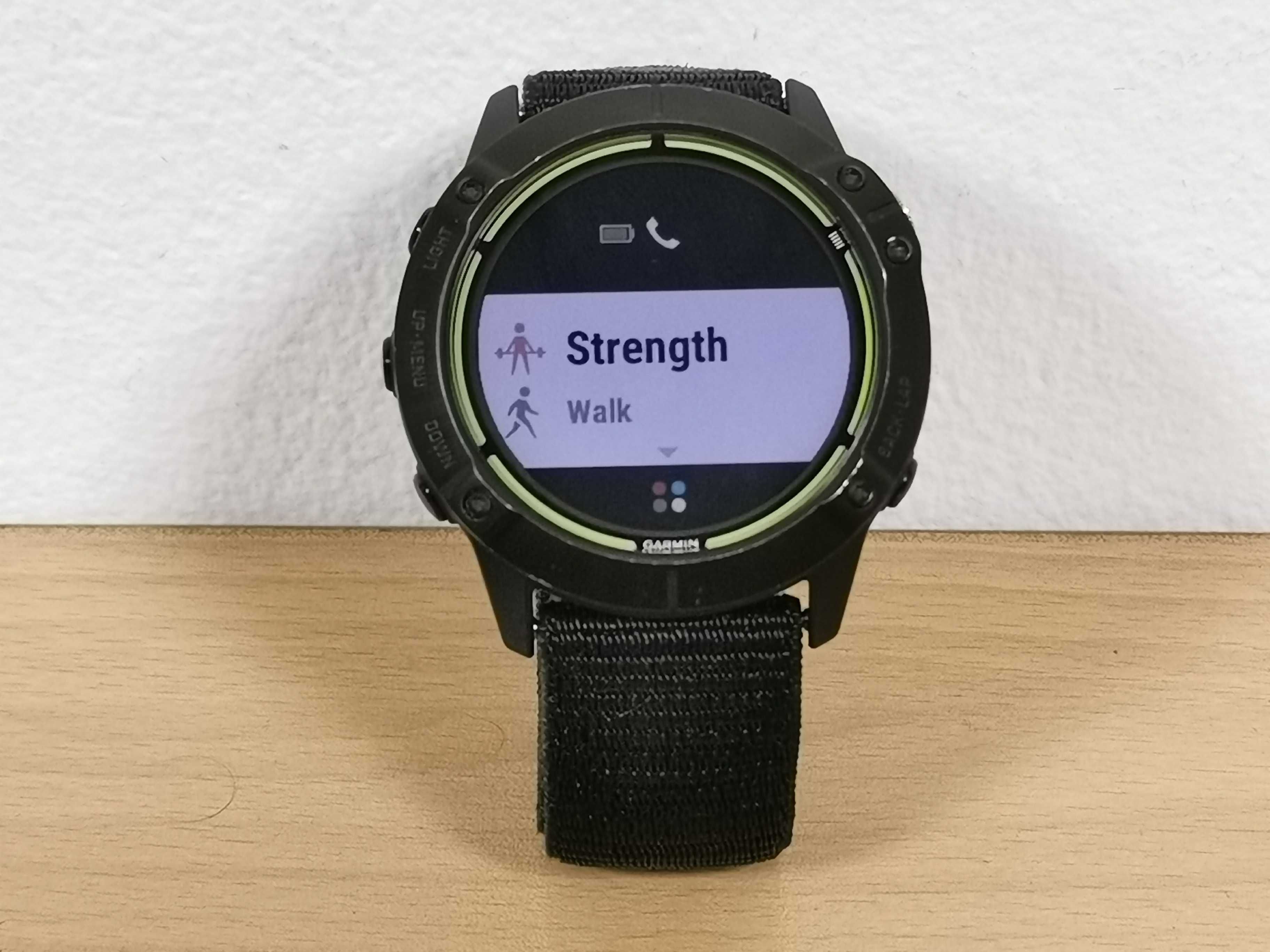 Garmin Enduro смарт часовник