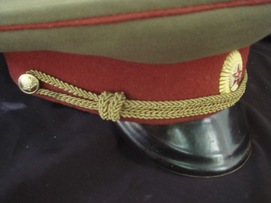 Старинная Военная Фуражка СССР  Форма Ремни Плащ Галифе Брюки