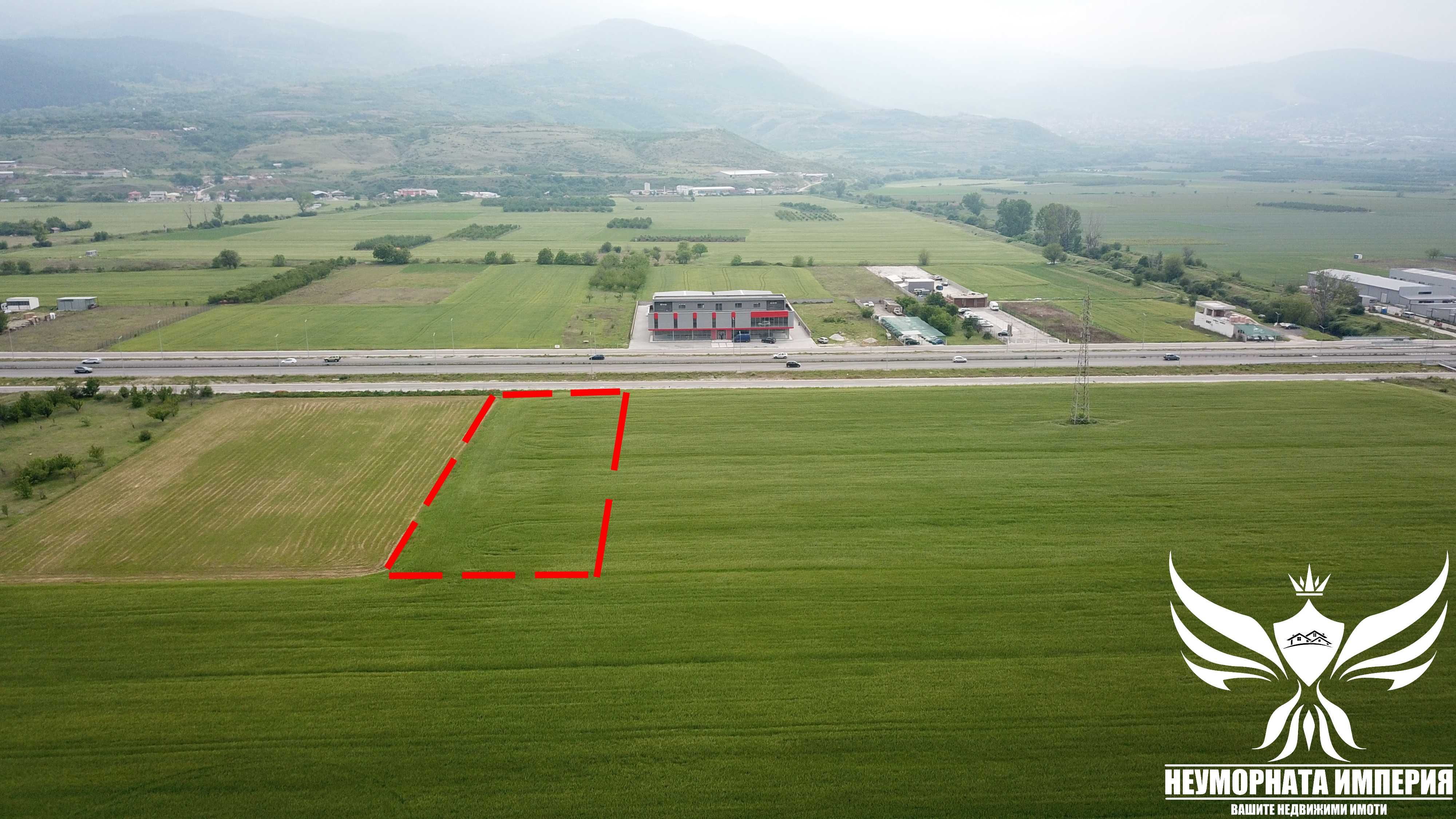 Продавам земя 3044кв.м. преди КЦМ на първа линия към Пловдив