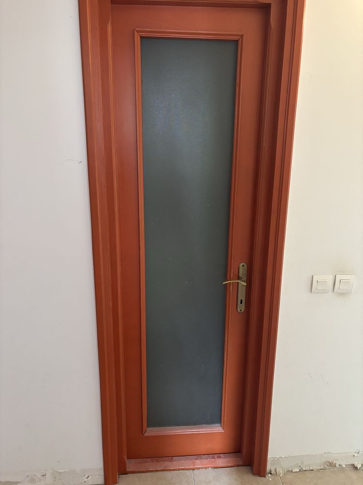 Usi interioare de lemn