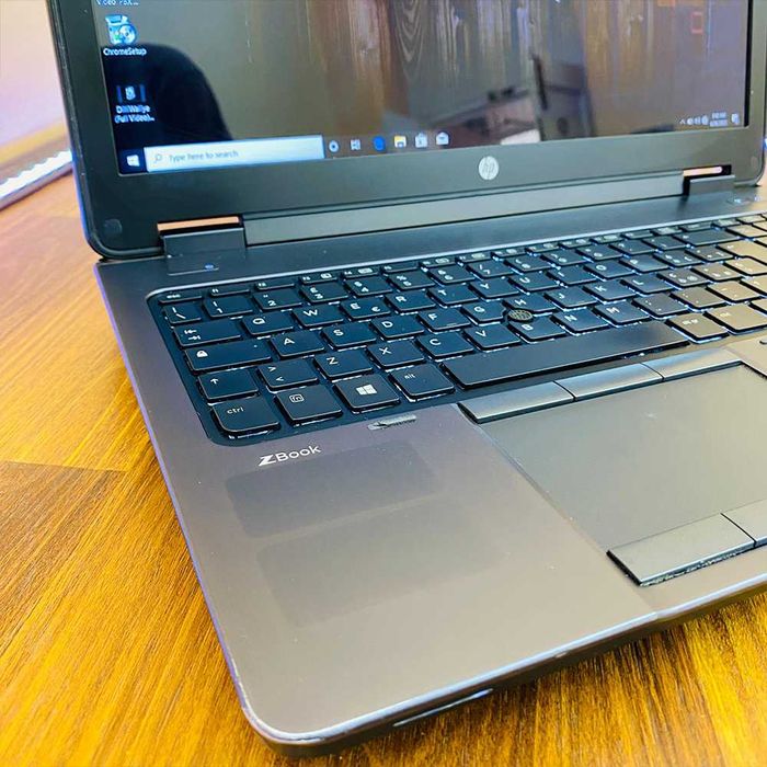 Laptop HP i7 3.9Ghz - 16G - Quadro K620M - SSD - FullHD - W10 - QWERTZ