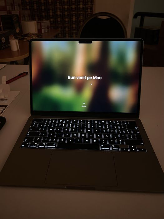 Macbook Air M2 13 inch