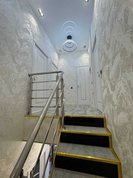 Продаётся двухэтажный коттедж в Янгихаятском районе ( Чорток).