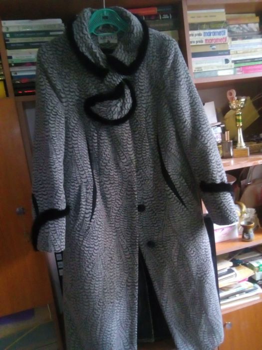 Palton haina groasa dama marimea 44