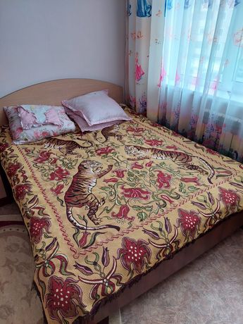 Кровать+матрас  с двумя тумбами и комод