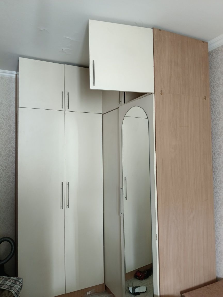 Продам шкаф в отличном состоянии. Аксай3