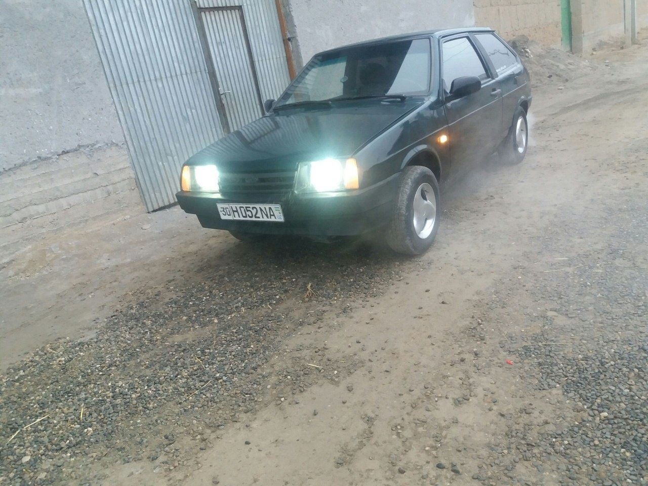 Vaz 2108 sotiladi