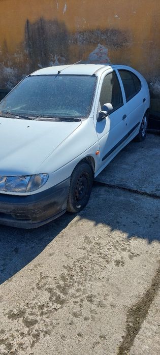 Рено    .  Меган