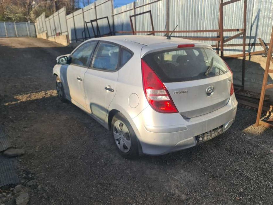 Dezmembrez dezmembram Hyundai I30 an 2011 1.4 benzina