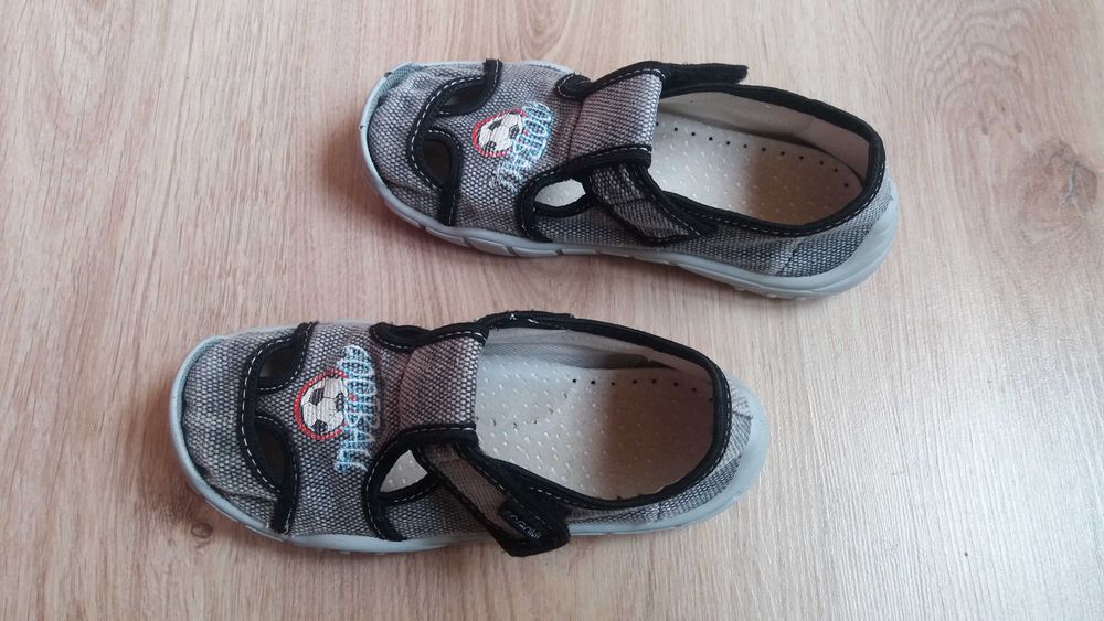 Сиви пантофи Viggami 30 номер и тъмносини гуменки стелка 18 см