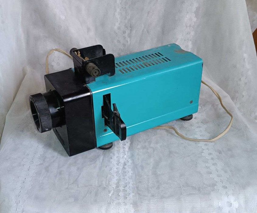 Фильмоскоп (диапроектор) «Ф-75-1М».