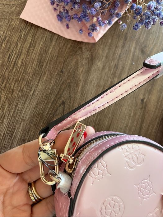 Дамска чанта Guess