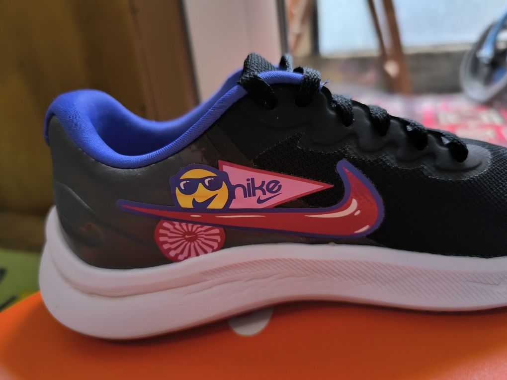 Маратонки "Nike",номер-37,5