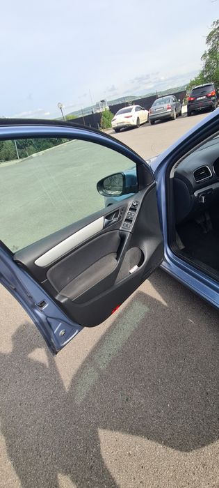 VW Golf 6 1.4 TSI Automat
-comentezi volane și padele
-Sen