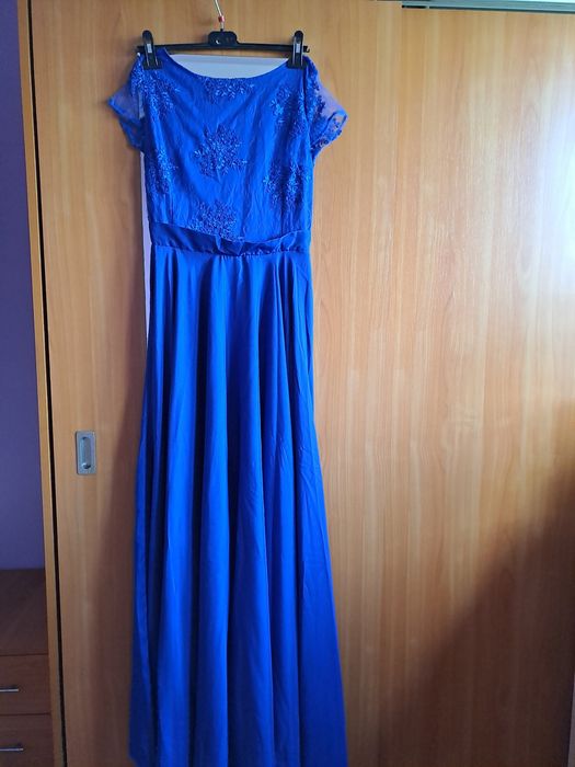 Vând Rochie Eleganta Mărimea-L Nouă Italia