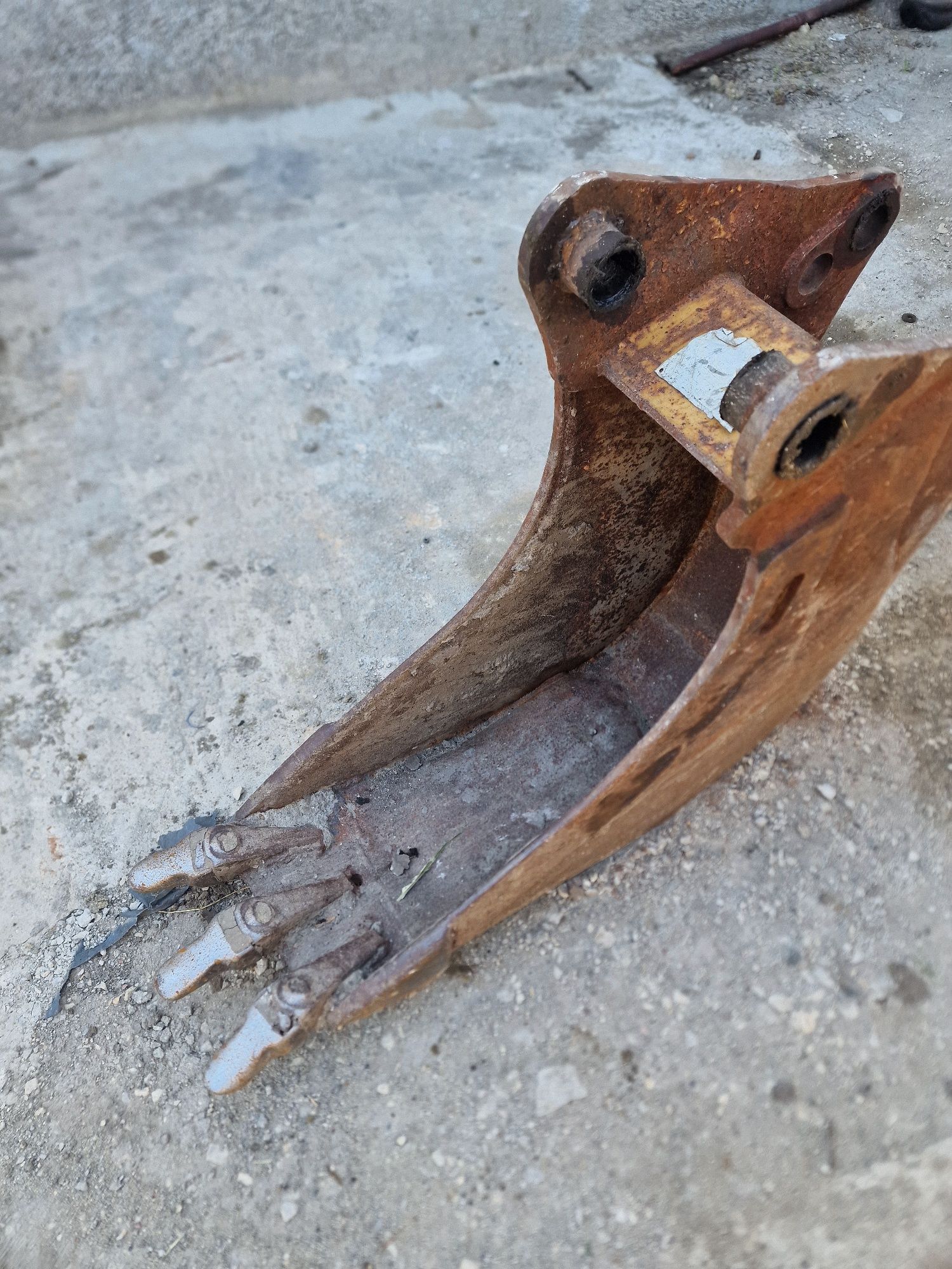 Кофа за багер 30см caterpillar