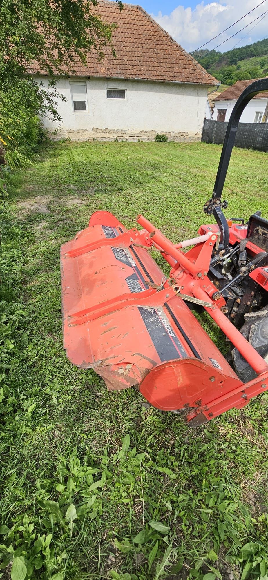 Vând tractor Mitsubishi