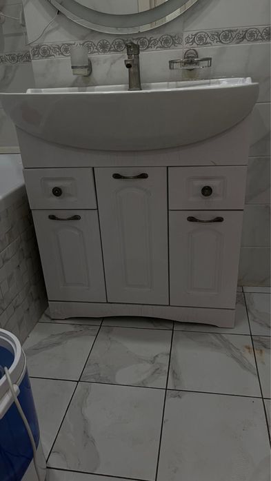 Тумба с раковиной, шкаф с раковиной в идеальном состоянии