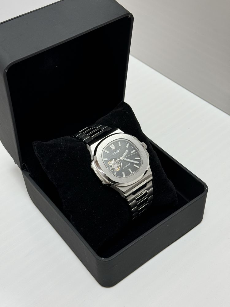 Seiko Nautilus *Black Dial* Open Heart