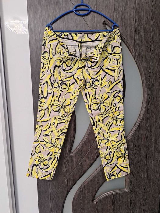 Pantaloni firma ETIC marimea 40.