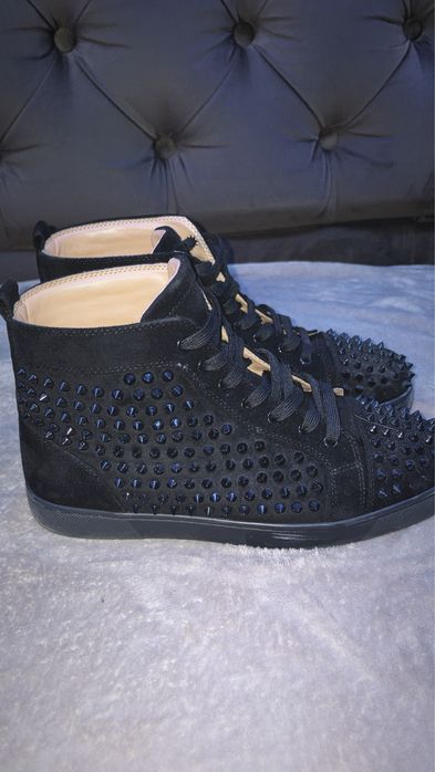 Vand sau Schimb Christian Loubutin