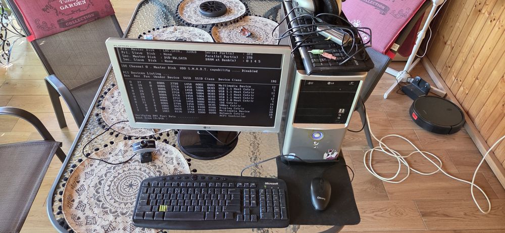 Calculator cu monitor si auxiliare