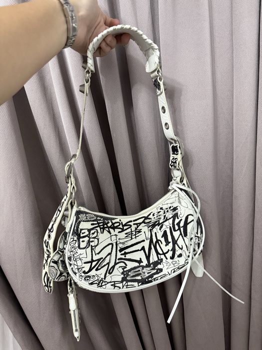 Geanta Balenciaga Graffiti White – Piele Naturală, Stare Impecabilă