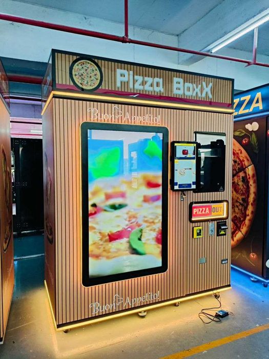 ЧИСТО НОВА Машина за пица вендинг автомат за пици Pizza Robot Pro