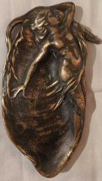 Scrumiera veche din bronz masiv