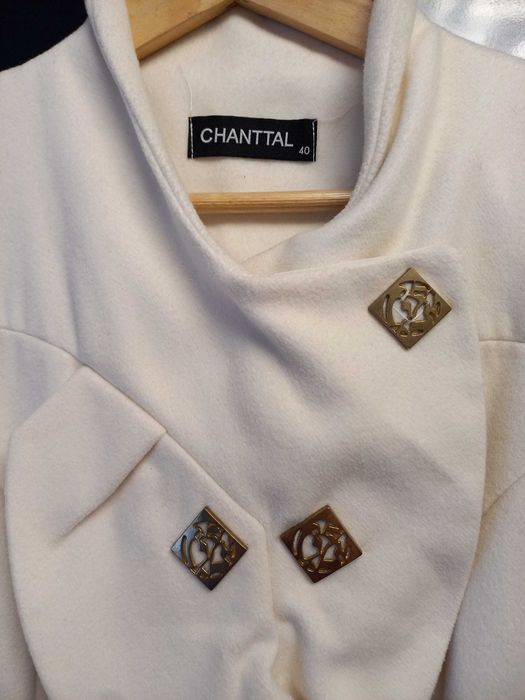 Palton captusit culate alb