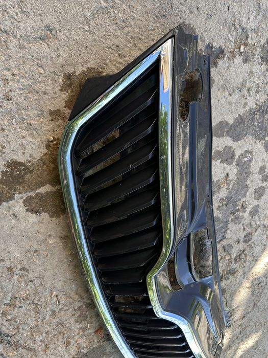 Grilă radiator skoda rapid .