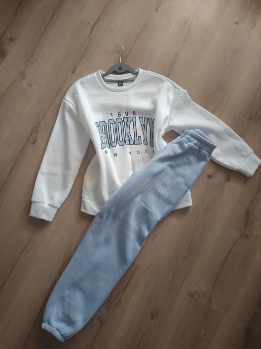 Дамски спортен комплект