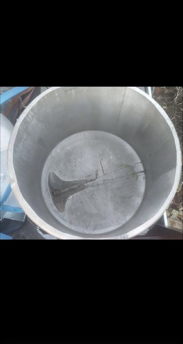 Doua Bazine inox industrial 1000 litri fara capac. Negociabil