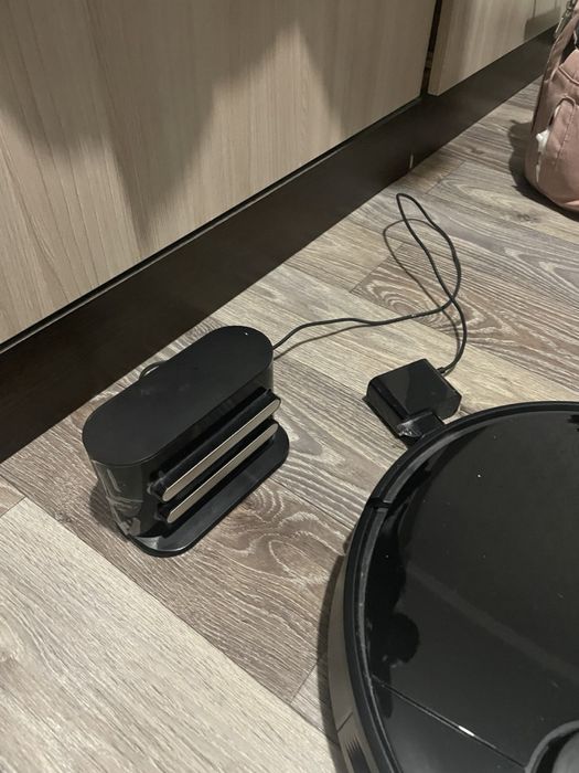 Продам моющий робот пылесос MI Robot Vacuum Mop
