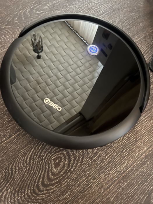 Продам робот пылесос