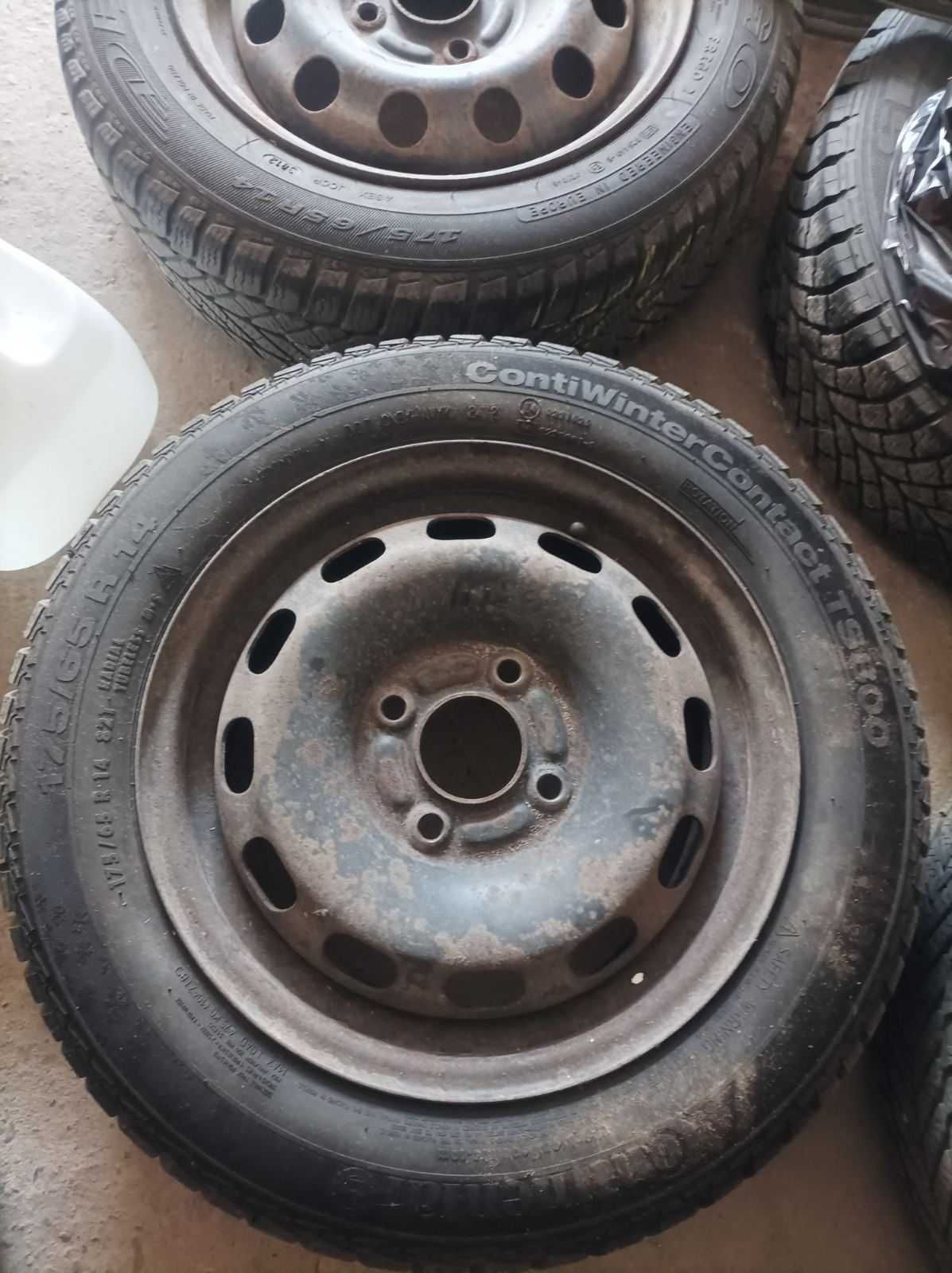 Зимни гуми с метални джанти 14ки