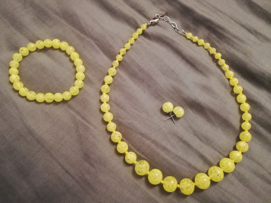 Vand set colier Millefiori, pret 100 lei