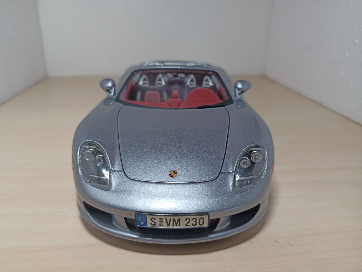 Porsche Carrera GT macheta auto la scara 1 18 motor max