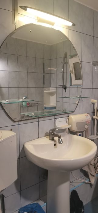 Chiuveta, oglinda baie și altele