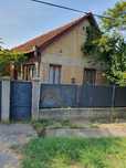Casă bătrânească în satul Cristur
