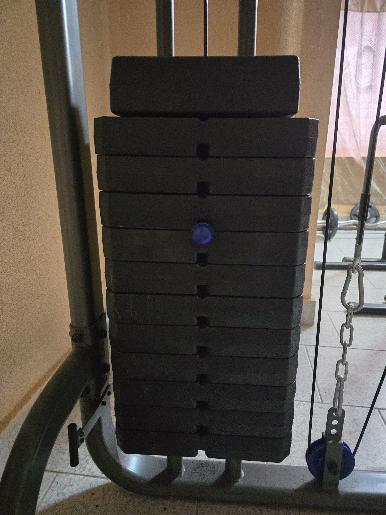 Продавам мултифункционална фитнес машина Domyos HG Compact