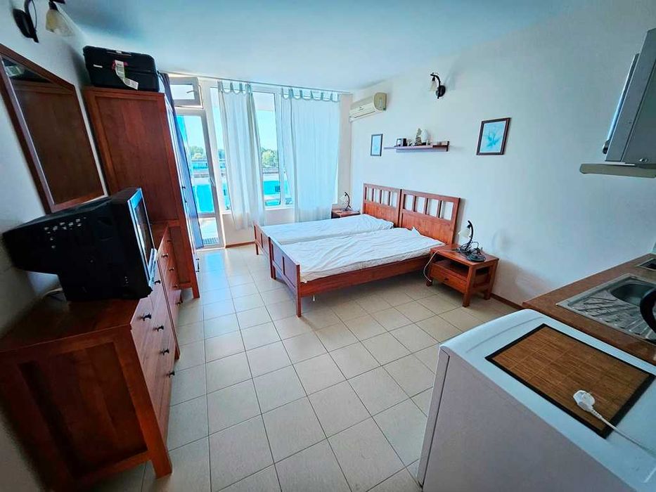 Просторен едностаен апартамент, Ниска такса